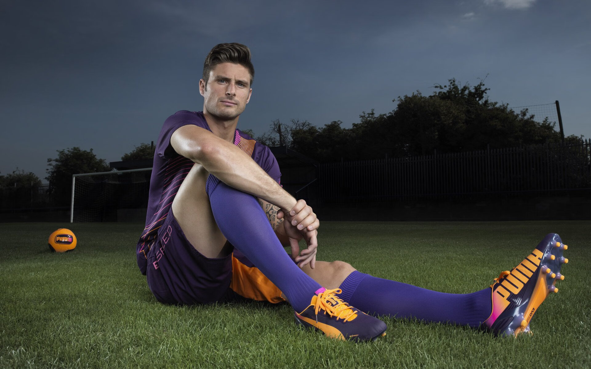 九游游戏中心-哥伦比亚队后卫佩雷斯在巴黎奥运会上表现出色，哥伦比亚 球员